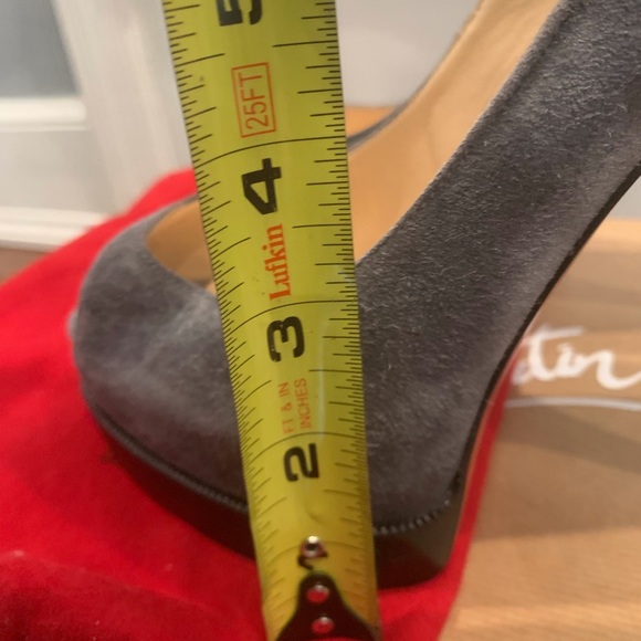 Christian Louboutin pumps - Picture 4 of 5